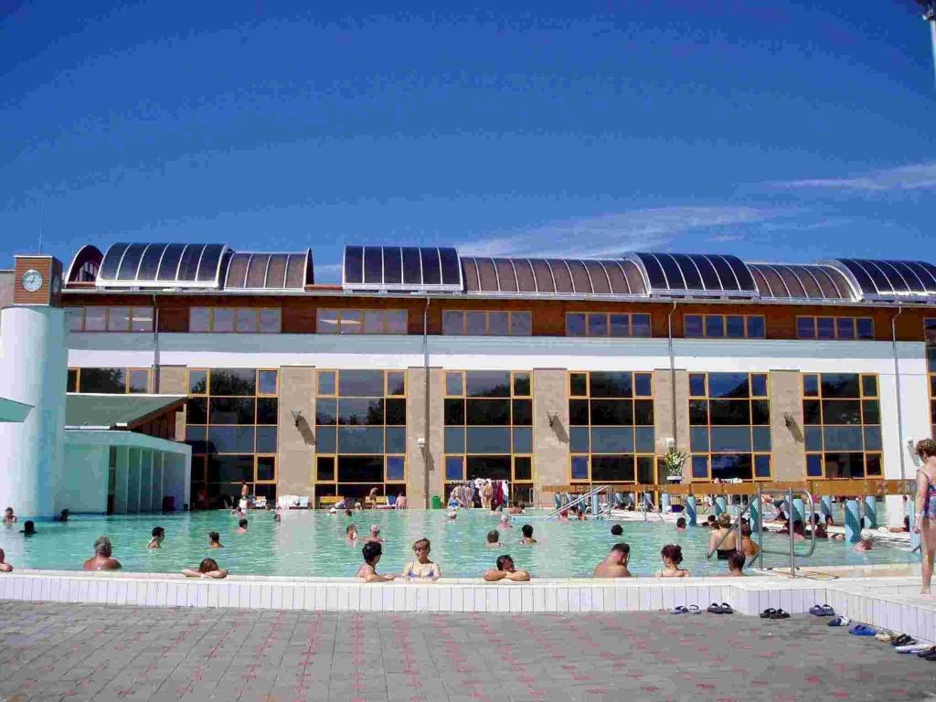 Abigel Vendeghaz Hotel Harkány Екстериор снимка