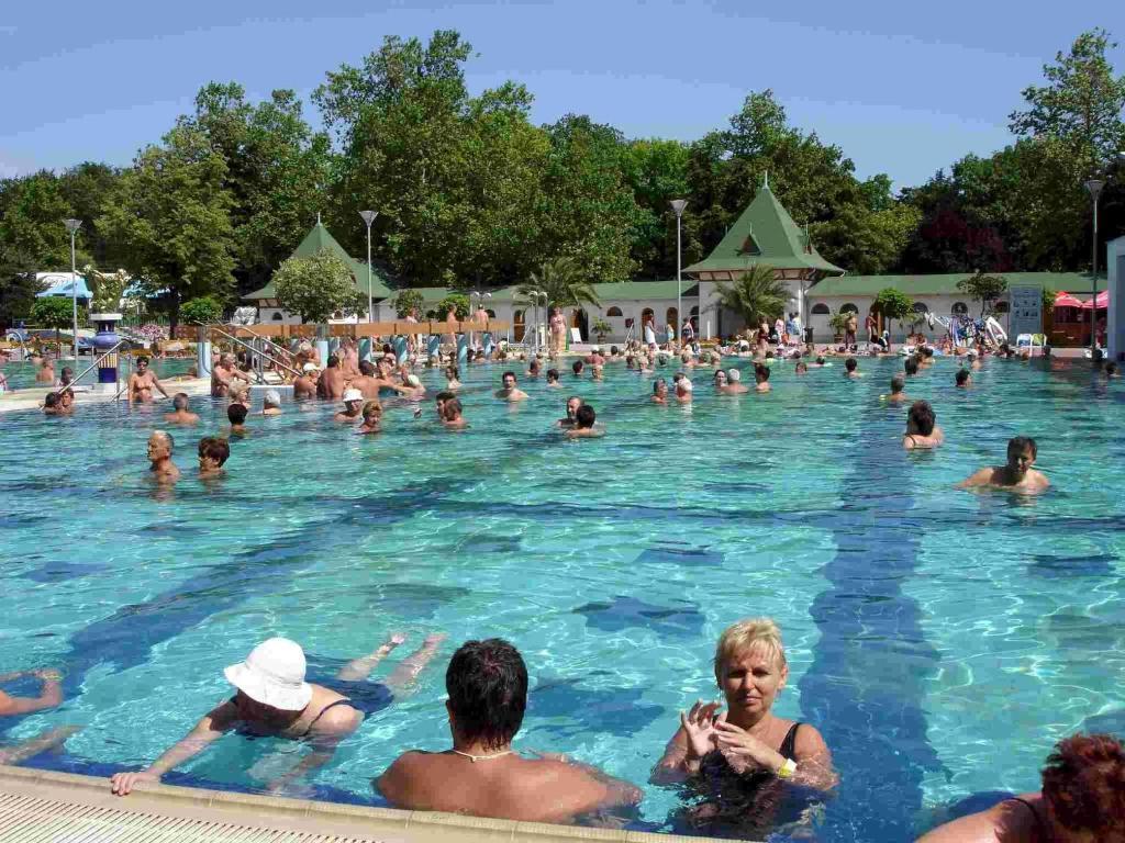 Abigel Vendeghaz Hotel Harkány Екстериор снимка