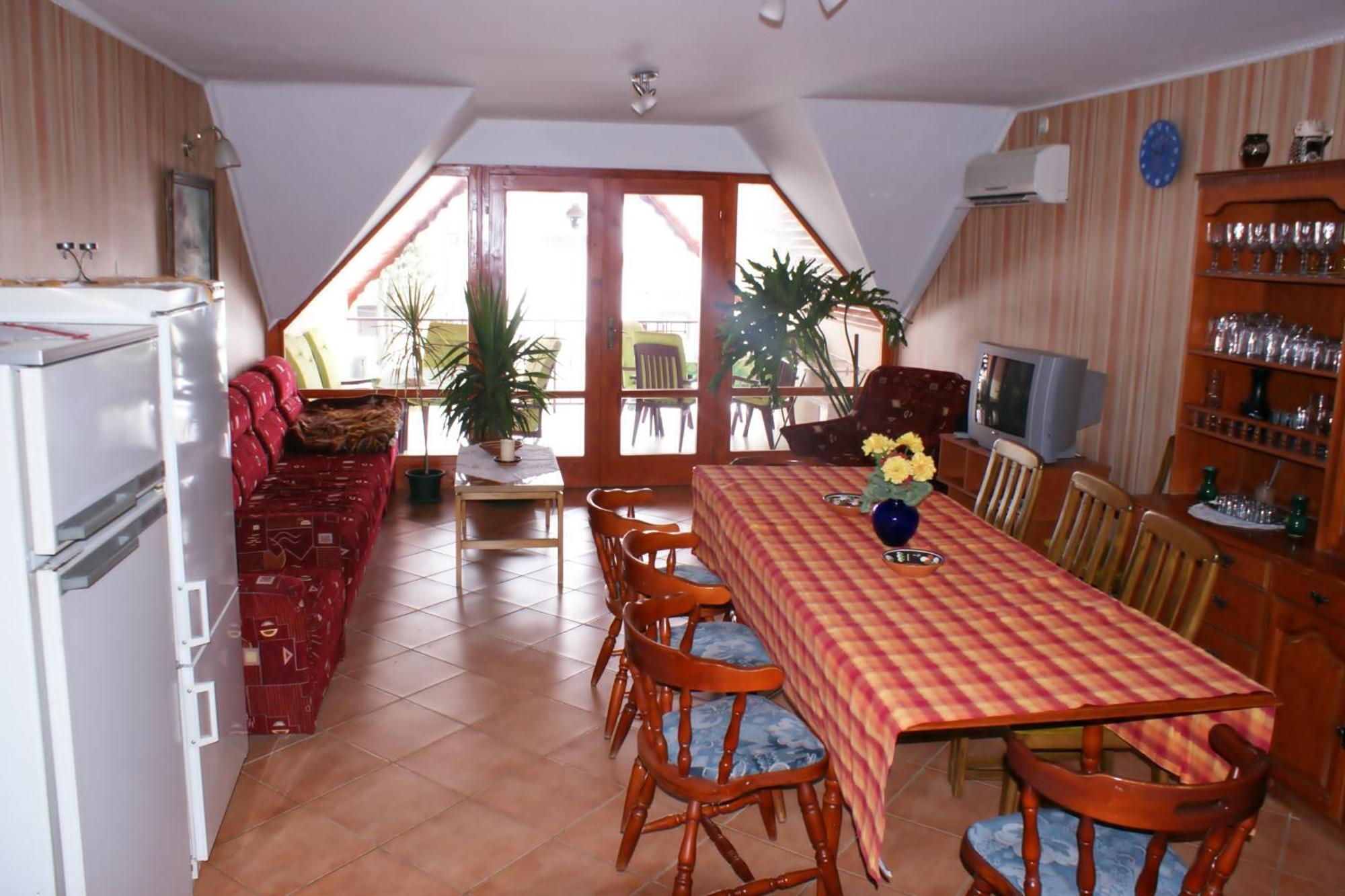 Abigel Vendeghaz Hotel Harkány Екстериор снимка