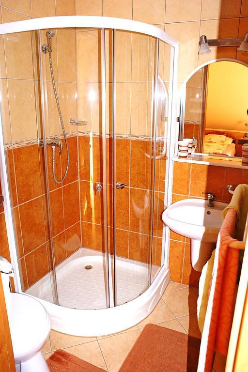Abigel Vendeghaz Hotel Harkány Стая снимка