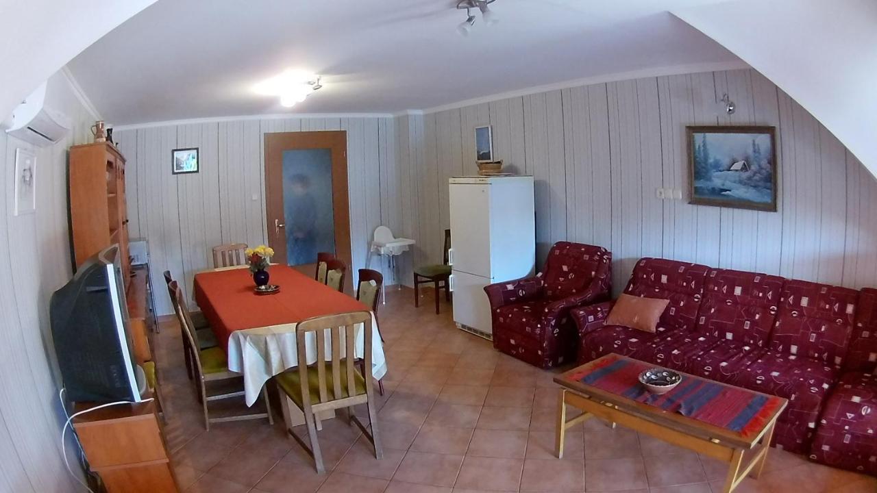 Abigel Vendeghaz Hotel Harkány Екстериор снимка
